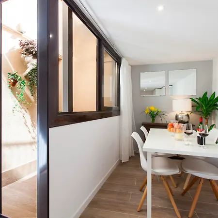 Aspasios Charming Flats